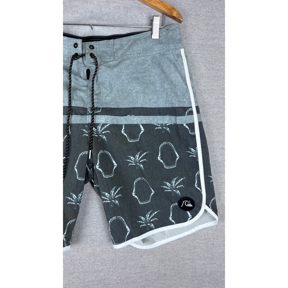 Quiksilver Mens Grey Shark Jaw Palm Tree Print Board Shorts Swim Trunks Size 34